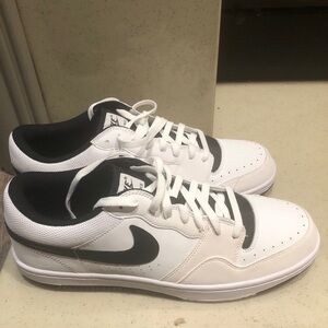 Nike Men's White and Black Sneakers